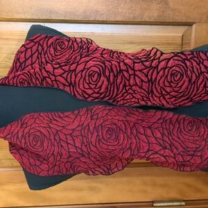 Alicia Mugetti Red and Black Scarf